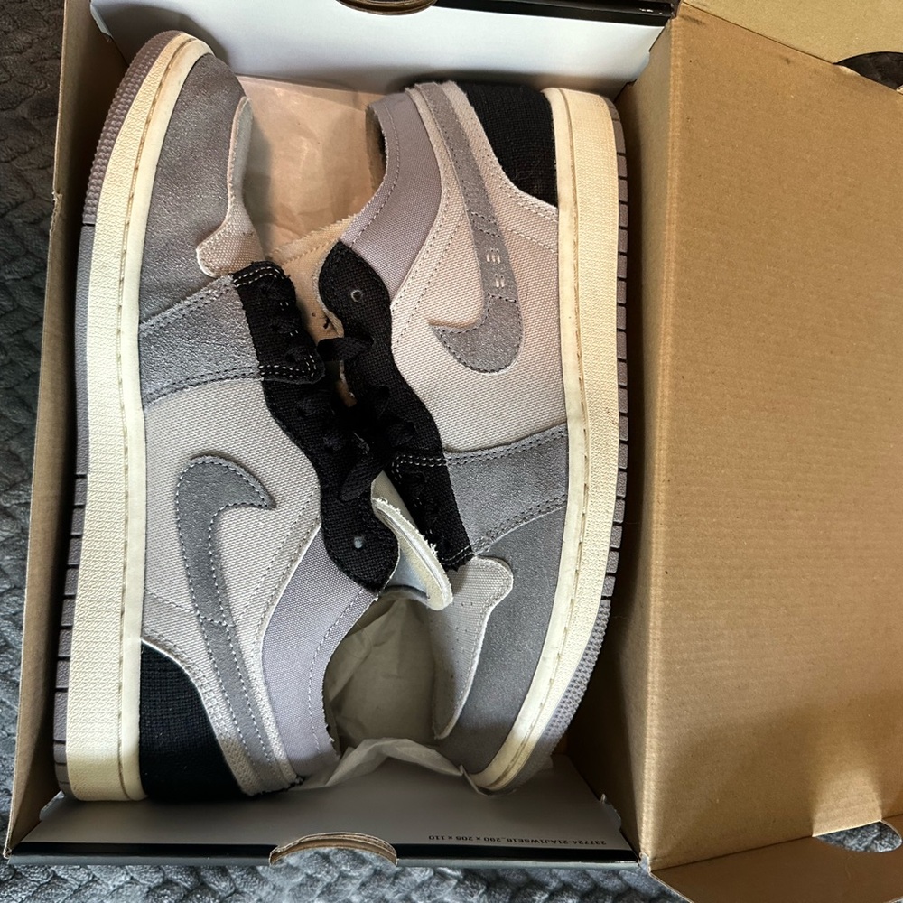 Nike Air Jordan one low